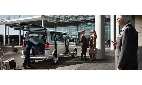 Réservez un minibus pour vous emmener à l’aéroport.